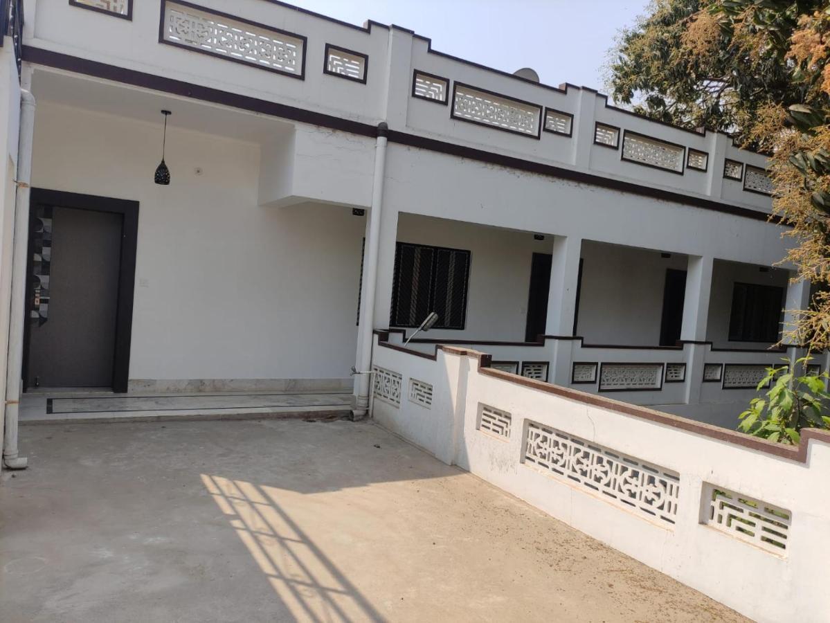 Vatika Homestay فاراناسي المظهر الخارجي الصورة